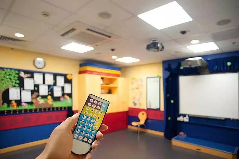 学英语枯燥乏味？试试锐高打造的有趣照明环境