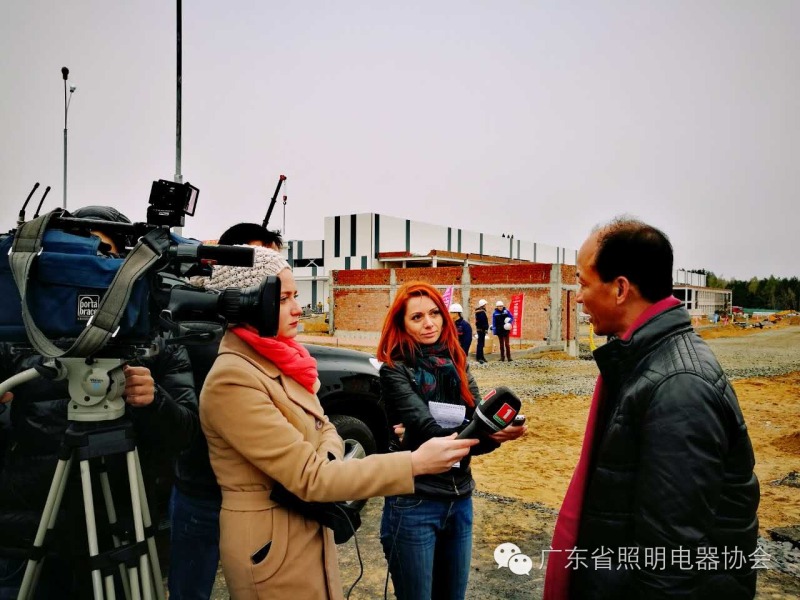 组织会员企业随省政府经贸代表团考察东欧三国