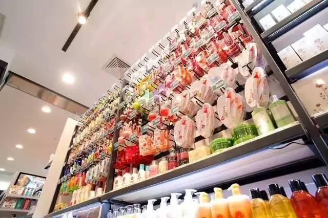 好灯光提升营业额，锐高照明带你体验全新屈臣氏