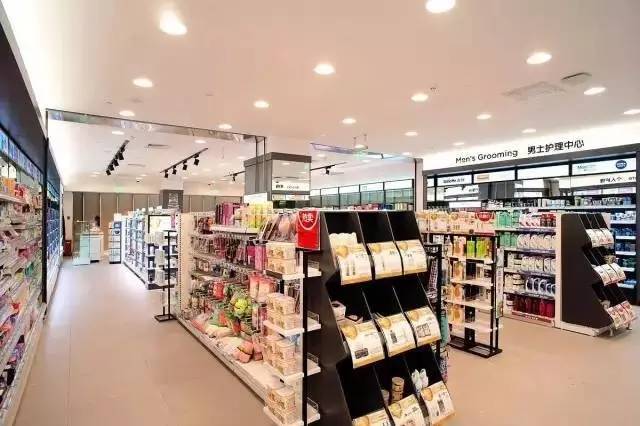 好灯光提升营业额，锐高照明带你体验全新屈臣氏