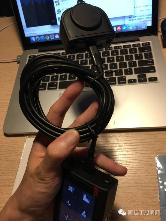 可能是目前最好用的频闪测量仪？3位工程师亲测