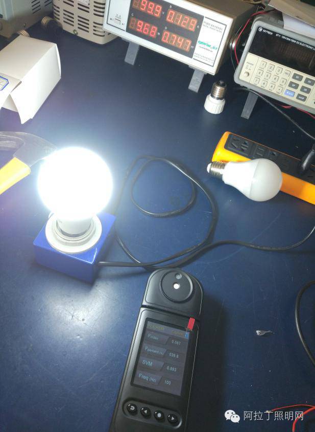 可能是目前最好用的频闪测量仪？3位工程师亲测
