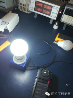 可能是目前最好用的频闪测量仪？3位工程师亲测