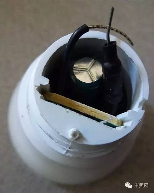 到底是谁杀死了这颗LED？美国网友如是说