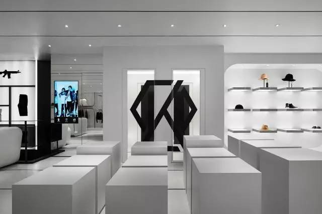 年轻的态度 ｜ Debrand台北专卖店