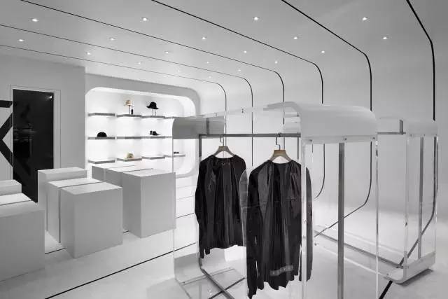 年轻的态度 ｜ Debrand台北专卖店