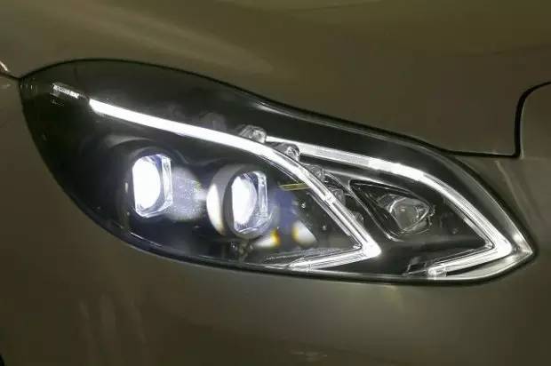 激光大灯&LED大灯之战 | 为何奔驰只玩LED？