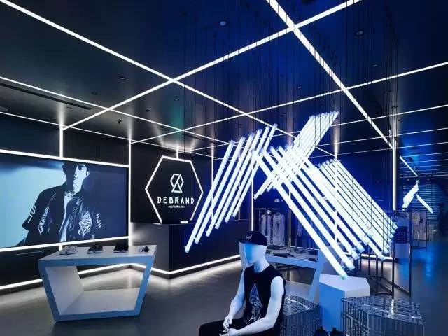 年轻的态度 ｜Debrand台北专卖店