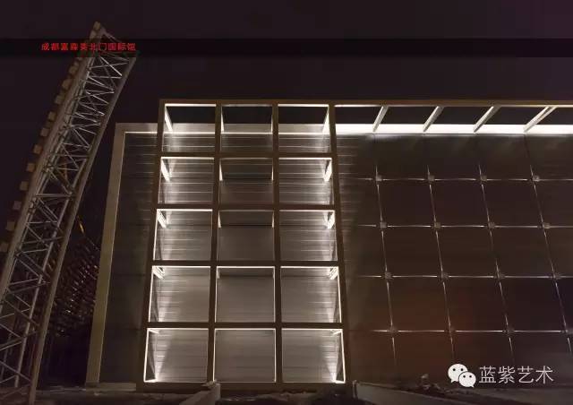 蓝紫色光环境艺术设计