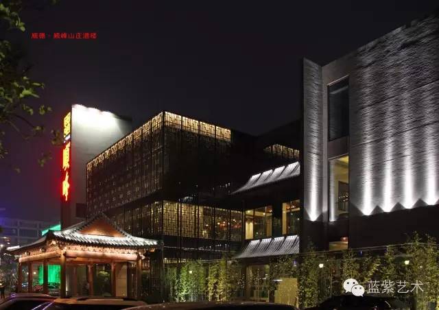 蓝紫色光环境艺术设计