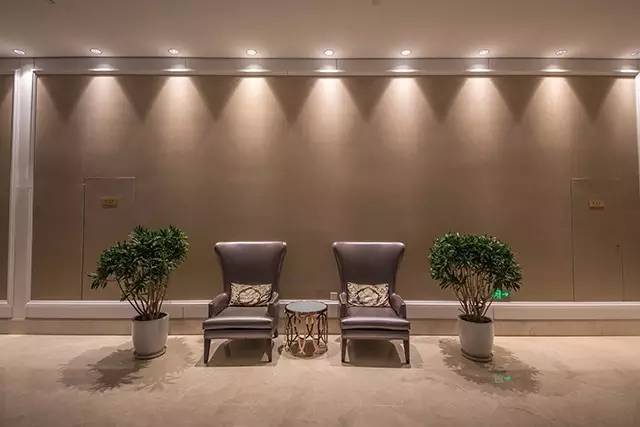 没有对比就没有伤害，酒店也是⋯⋯