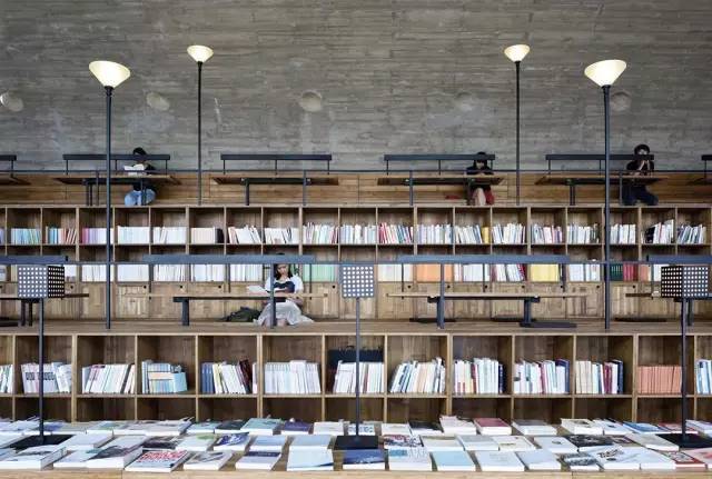 周末推荐丨放下手机，去这最美的九家书店享受周末时光吧！