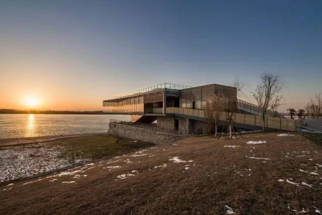 周末推荐丨放下手机，去这最美的九家书店享受周末时光吧！