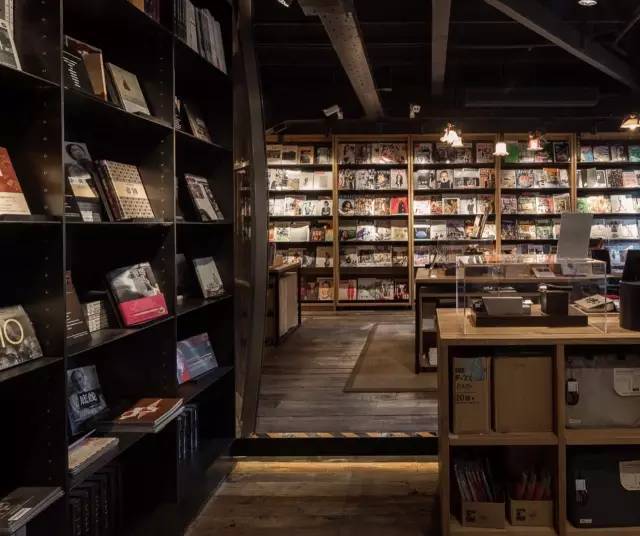 周末推荐丨放下手机，去这最美的九家书店享受周末时光吧！