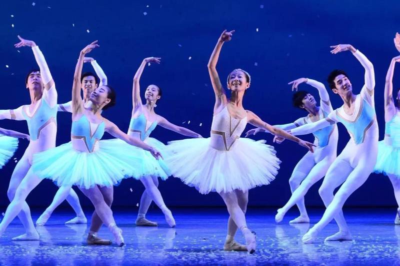 海洋之光·动感曲面上流动的光影