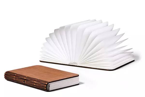 「爱灯人」你可能因为这款灯，从此爱上读书