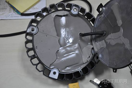 评测数据：工矿灯驱动电源如何玩时尚调光元素