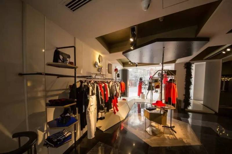 一盏350°任意变的灯具，帅到不行！