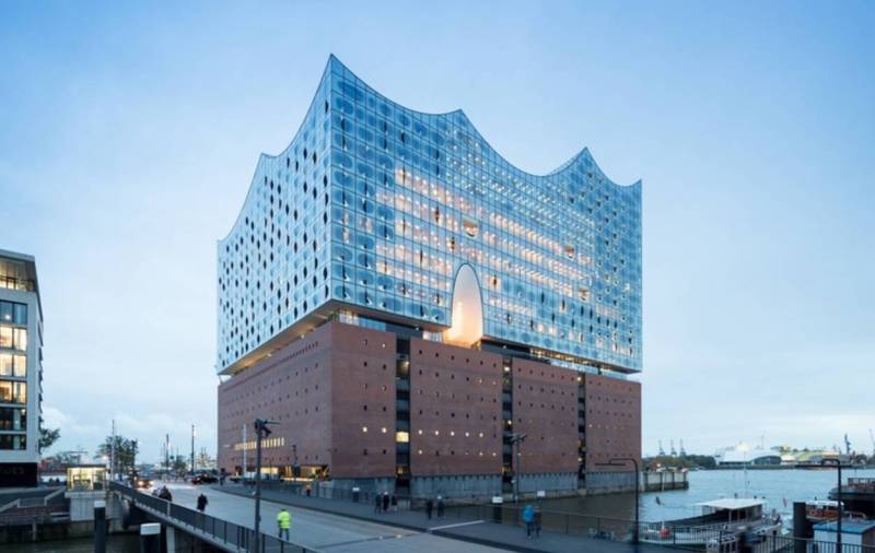 德国人用了10年时间，把一个旧仓库改造成了新地标！