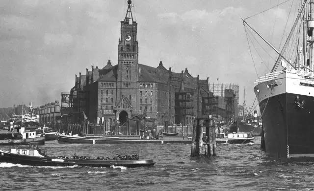 德国人用了10年时间，把一个旧仓库改造成了新地标！