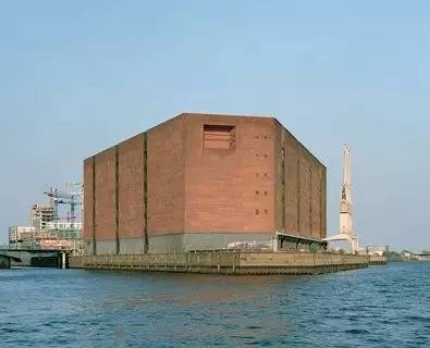 德国人用了10年时间，把一个旧仓库改造成了新地标！