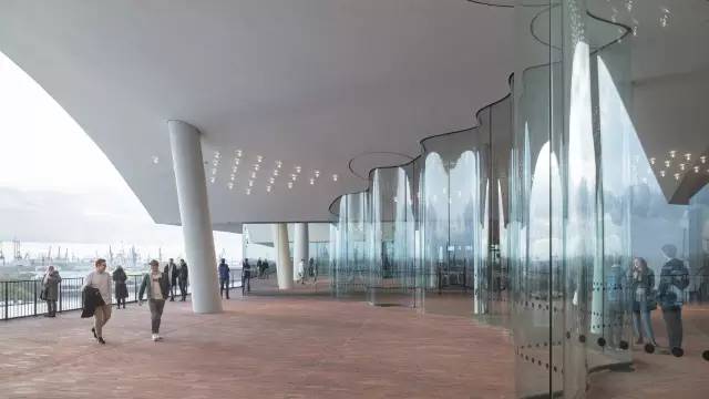 德国人用了10年时间，把一个旧仓库改造成了新地标！