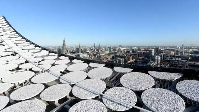 德国人用了10年时间，把一个旧仓库改造成了新地标！