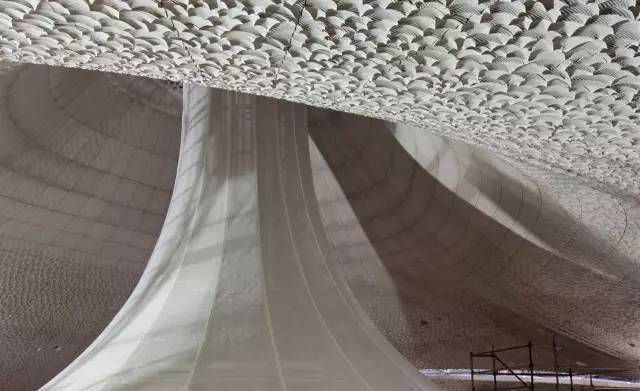 德国人用了10年时间，把一个旧仓库改造成了新地标！