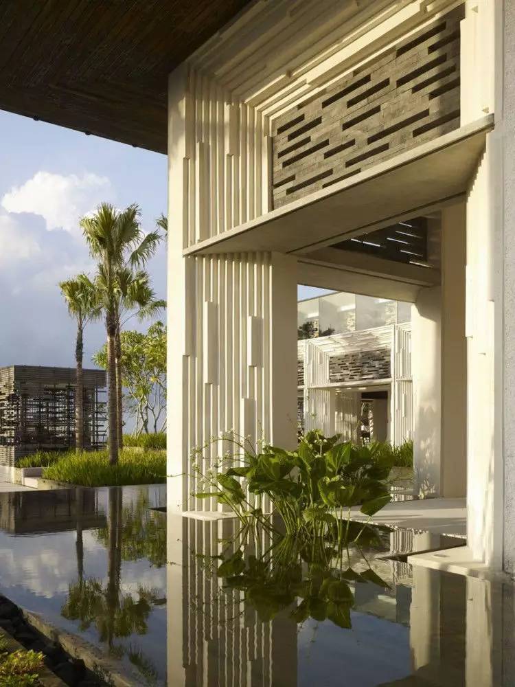 灯光渲染下的度假村与自然共生