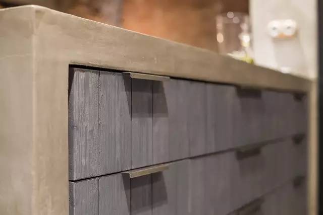 厂房改造的住宅超有范儿，旧也是另外一种美