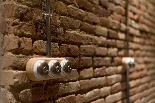 厂房改造的住宅超有范儿，旧也是另外一种美