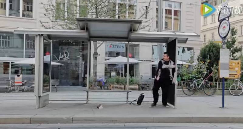 当你还在卖大屏时，他们已经玩上显示屏+AR营销了