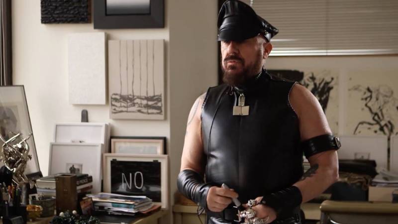 LV、FENDI、DIOR、CHANEL、阿玛尼、宝格丽这些专卖店的设计者，居然是位机车大叔