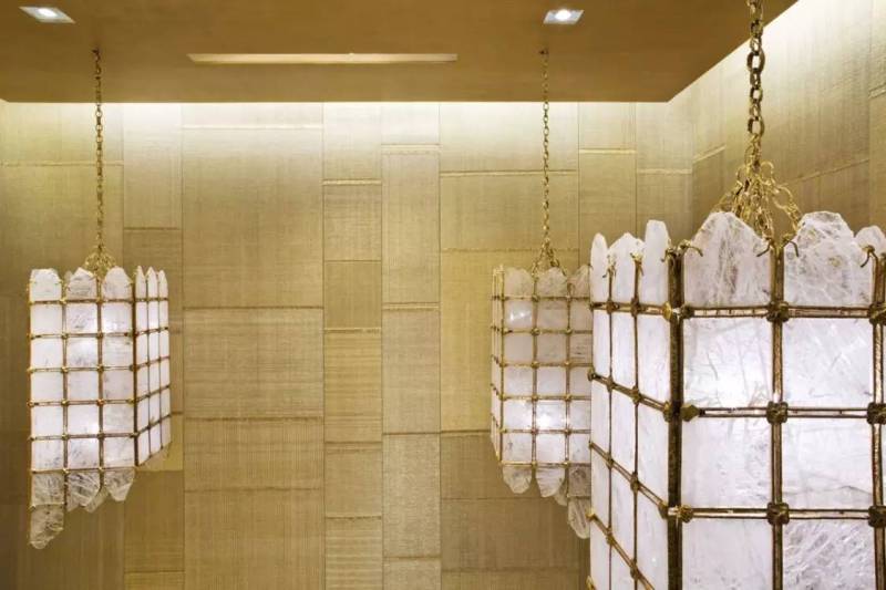 LV、FENDI、DIOR、CHANEL、阿玛尼、宝格丽这些专卖店的设计者，居然是位机车大叔