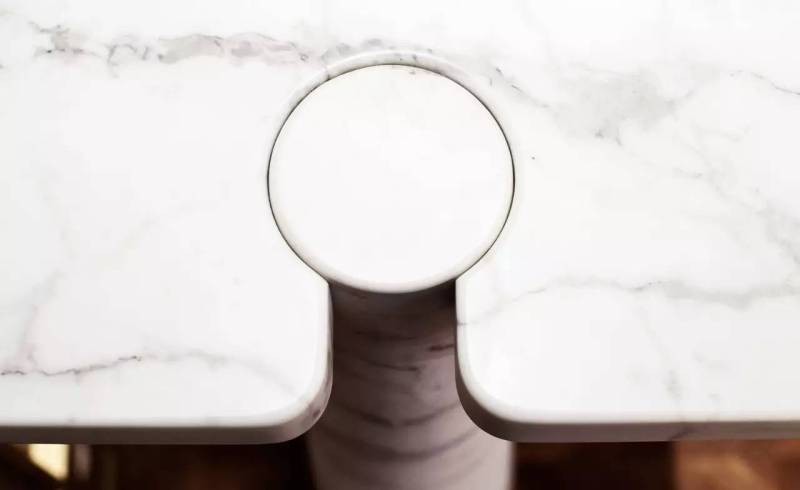 LV、FENDI、DIOR、CHANEL、阿玛尼、宝格丽这些专卖店的设计者，居然是位机车大叔