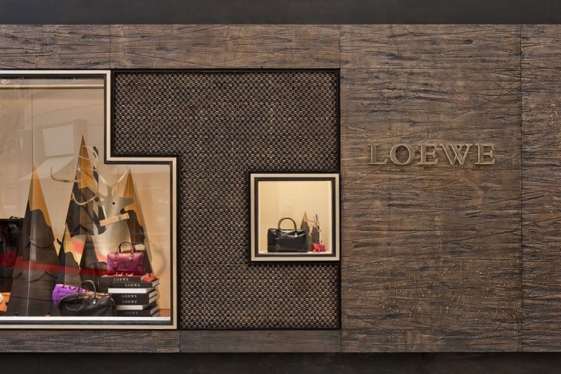 LV、FENDI、DIOR、CHANEL、阿玛尼、宝格丽这些专卖店的设计者，居然是位机车大叔