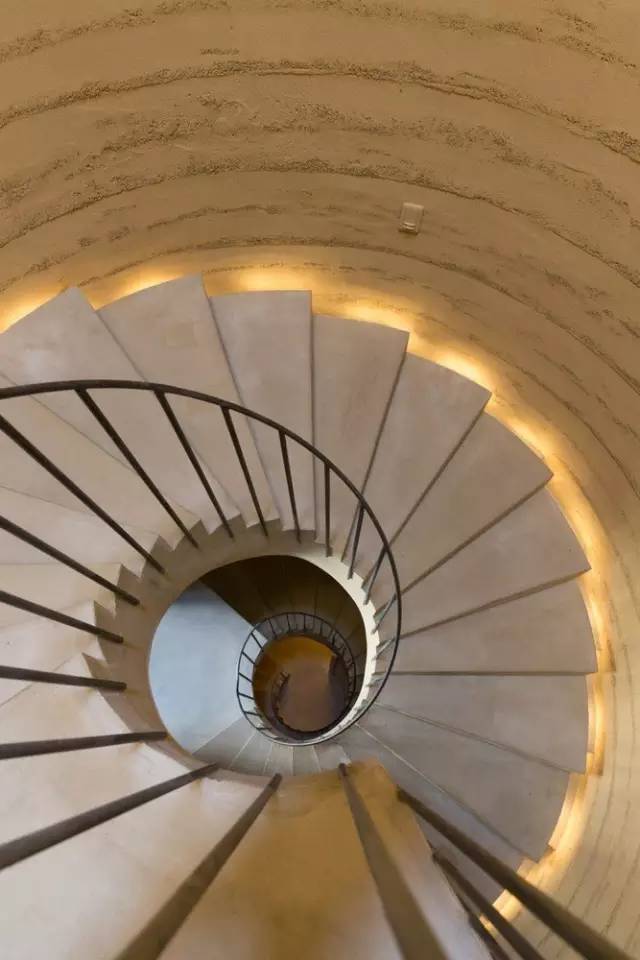 光会装逼不行，还要会装灯！