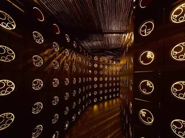 光会装逼不行，还要会装灯！