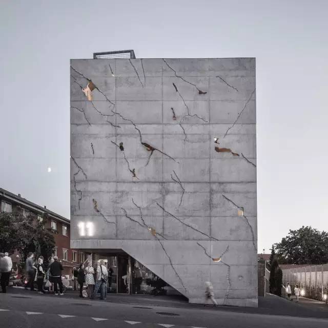 光会装逼不行，还要会装灯！