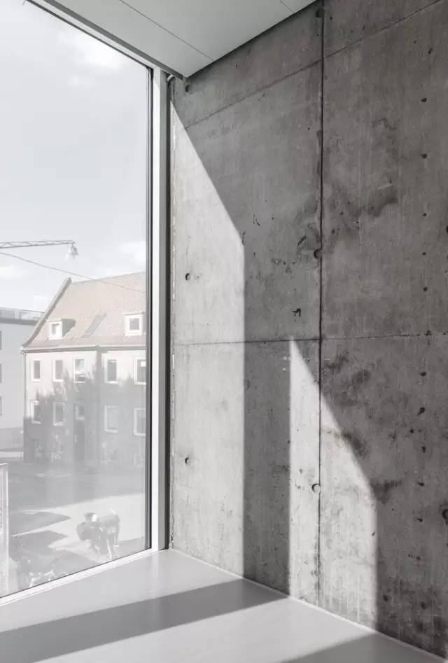 光会装逼不行，还要会装灯！