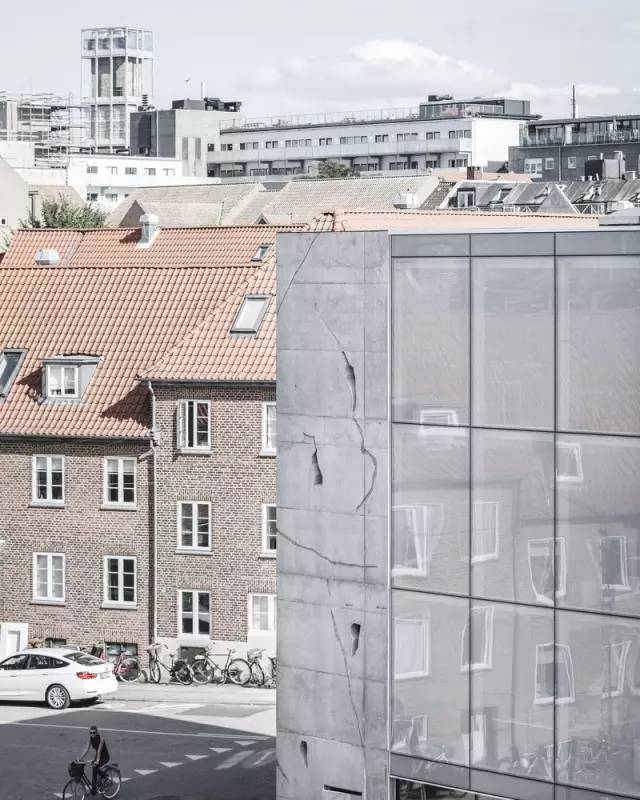 光会装逼不行，还要会装灯！