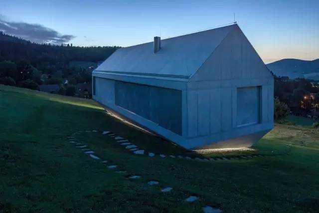 光会装逼不行，还要会装灯！