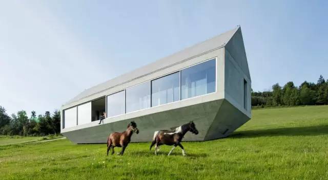 光会装逼不行，还要会装灯！