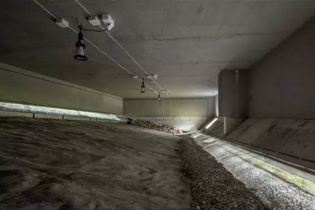 光会装逼不行，还要会装灯！