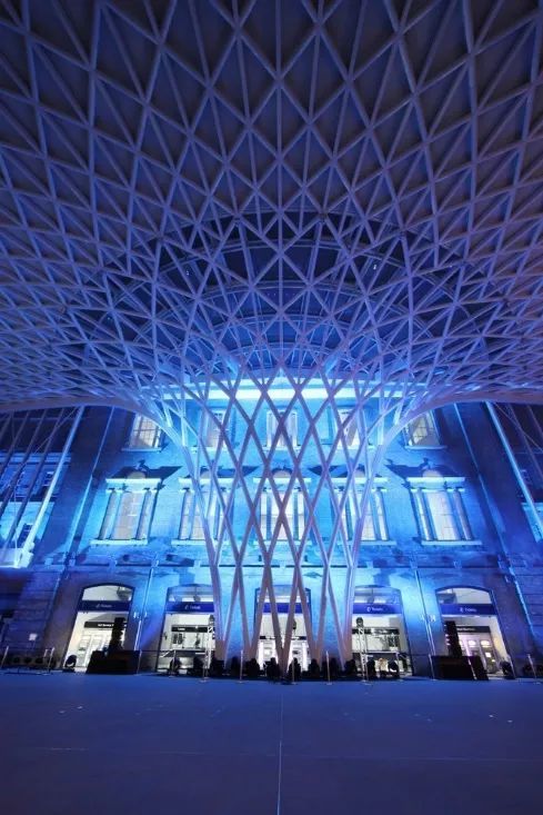 这些充满光影艺术的车站，让人流连忘返！