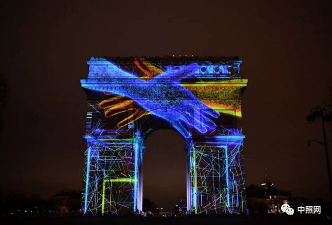 全球各地跨年灯光烟火秀大盘点！