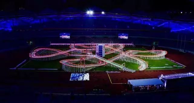 超酷！中国智能灯带点亮首届世界无人机锦标赛