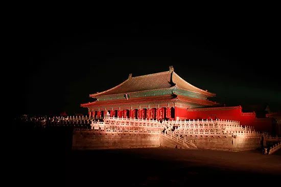 单霁翔首度公开回应故宫“上元”灯会争议：我们的月亮比巴黎的圆