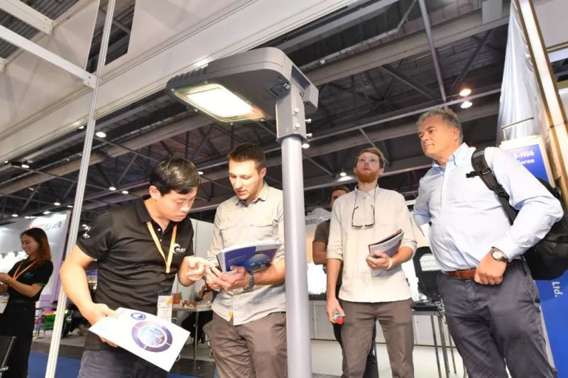 中国之光带你探馆——2018香港国际户外及科技照明博览