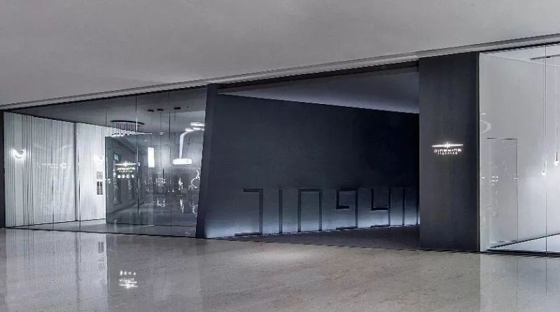 美的渗透，打造光线与影子的曼妙隧道